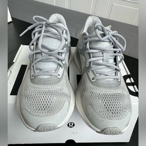 NIB Lululemon Blissfeel Womens Running Shoe Size 7.5